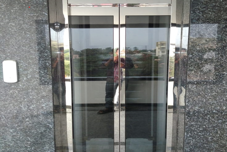 Full Vision Glass door