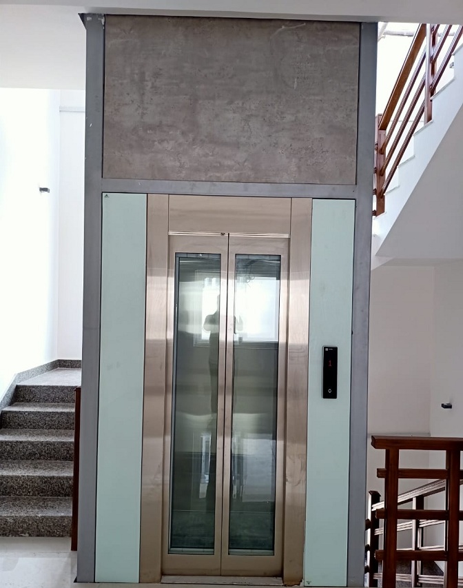 Automatic Glass Door Elevator