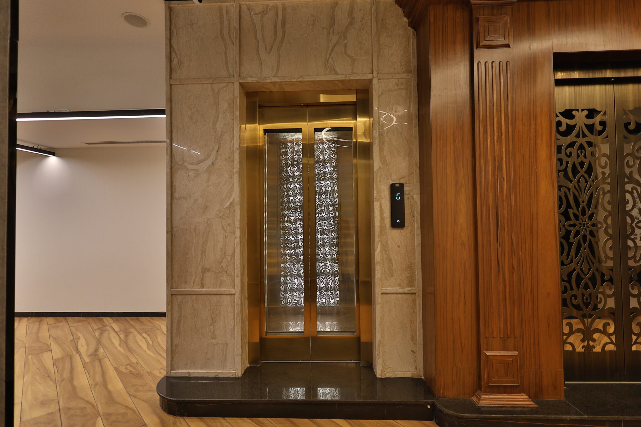 Hotel Lifts