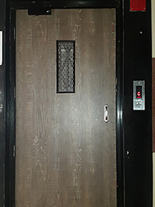 Manual Door Elevator