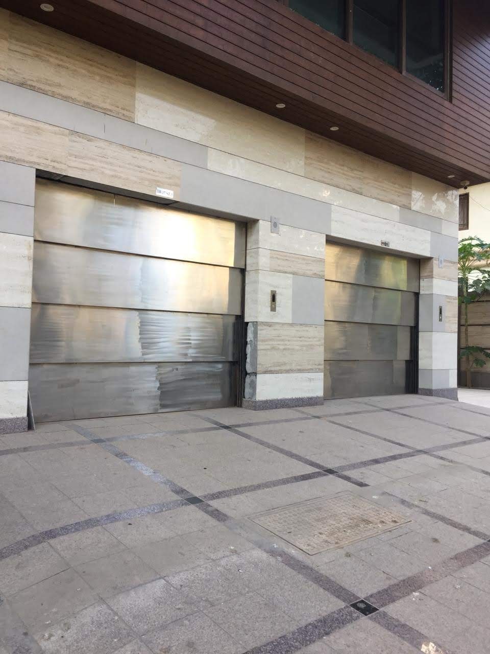 Passenger & Material Construction Lifts