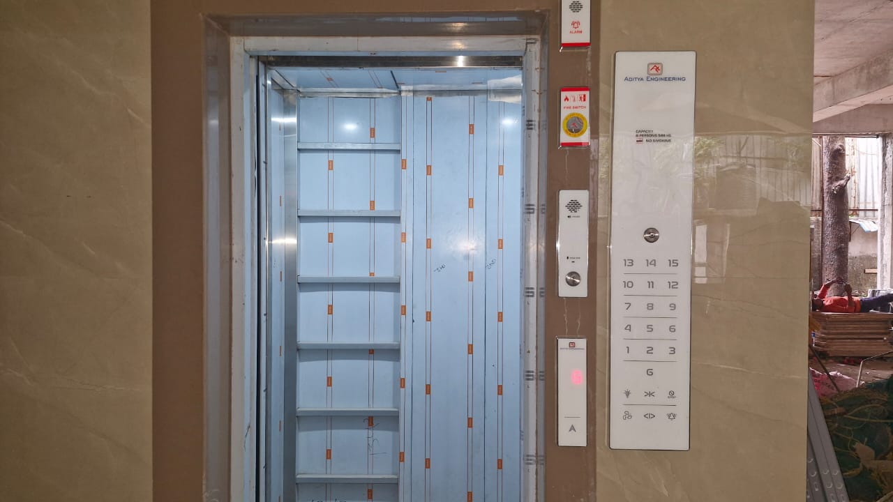 Fireman evacuation lift
