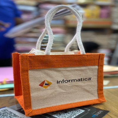 Jute bag with zipper closure