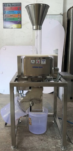 Gravity Feed Metal Detector Manufacturer
