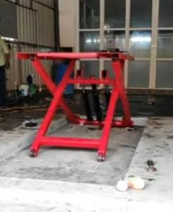 Hydraulic scissor lift