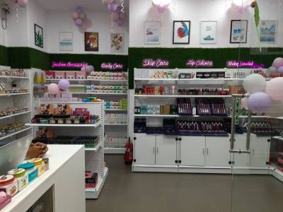 COSMETIC RACKS