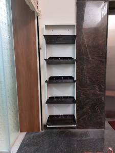 5 RACK 20" Coffee White | COSMA 205CW | Wall mount Shoe Rack |