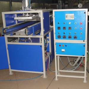 Automatic Vacuum Forming Machine