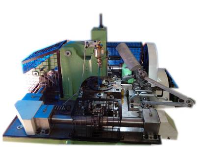 Bush forming machine