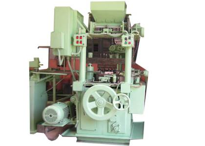 Chain assembly machine