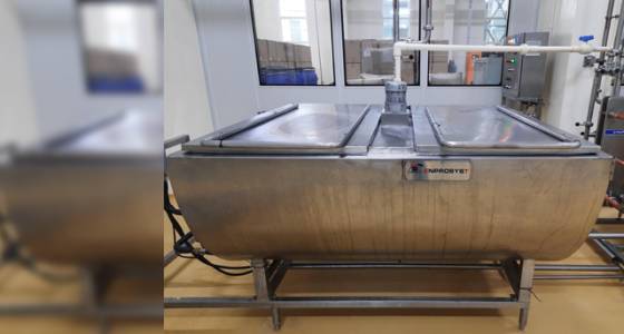 BULK MILK COOLER