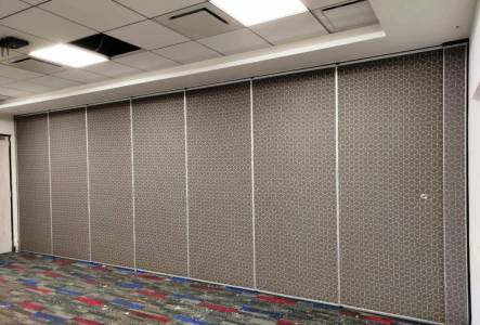100 Series Semi-automatic Movable Walls