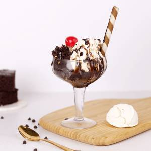 Frozen Bottle Sizzling Brownie Sundae