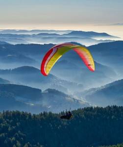 Paragliding in Bir