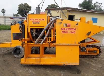Concrete Slipform Curbing Machine